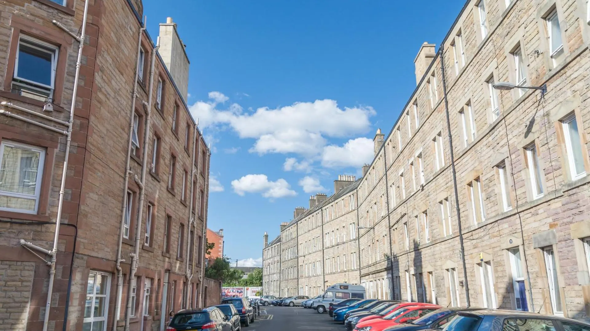 Warm 1 Bed Apartment By Holyrood Palace And Park! Edinburgh 0*,