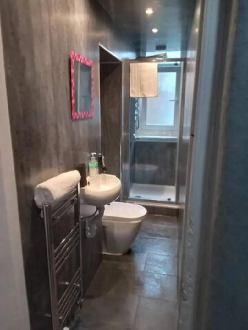 Warm 1 Bed Apartment By Holyrood Palace And Park! Edinburgh