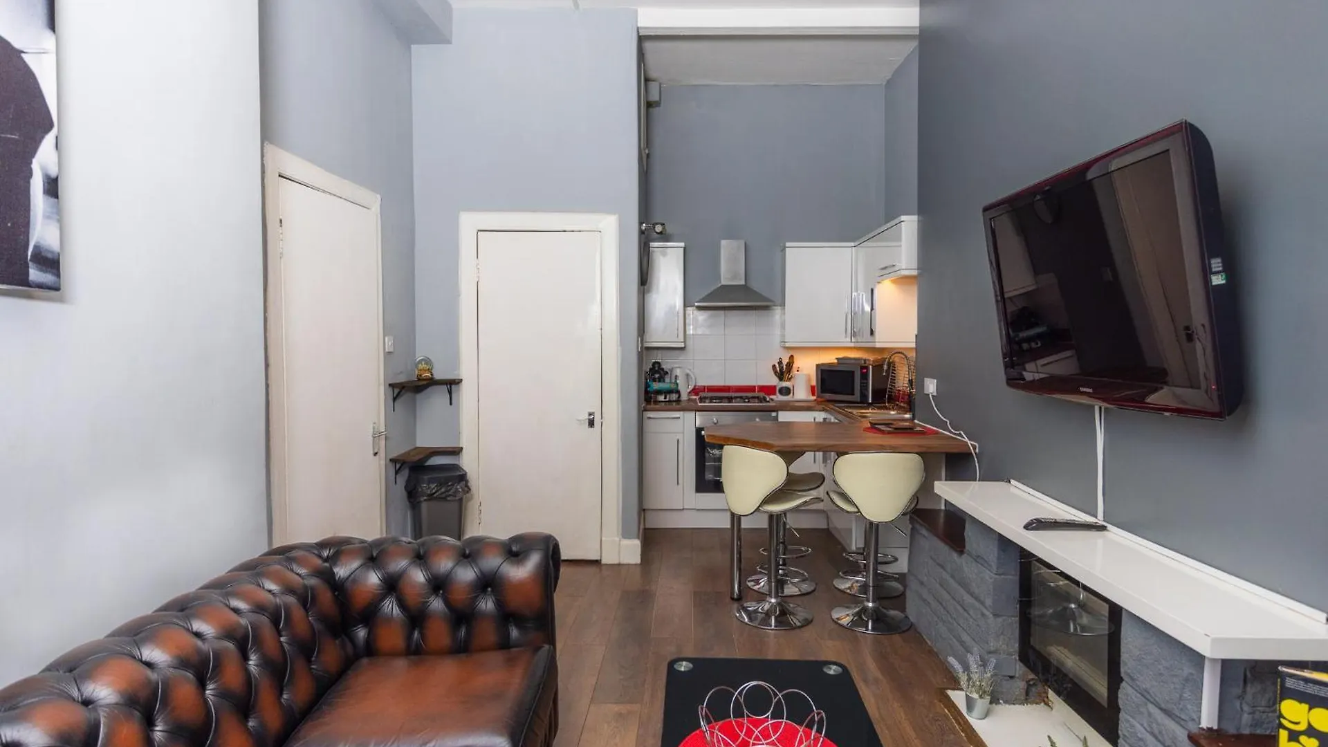 Warm 1 Bed Apartment By Holyrood Palace And Park! Edinburgh 0*,  United Kingdom