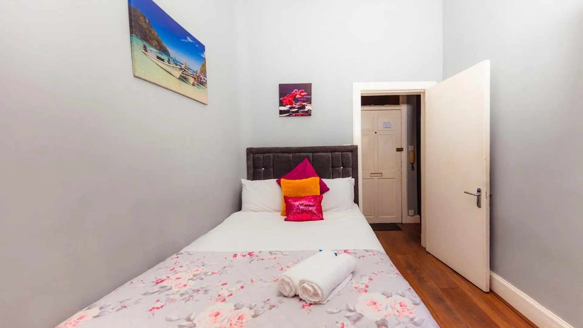 Warm 1 Bed Apartment By Holyrood Palace And Park! Edinburgh United Kingdom